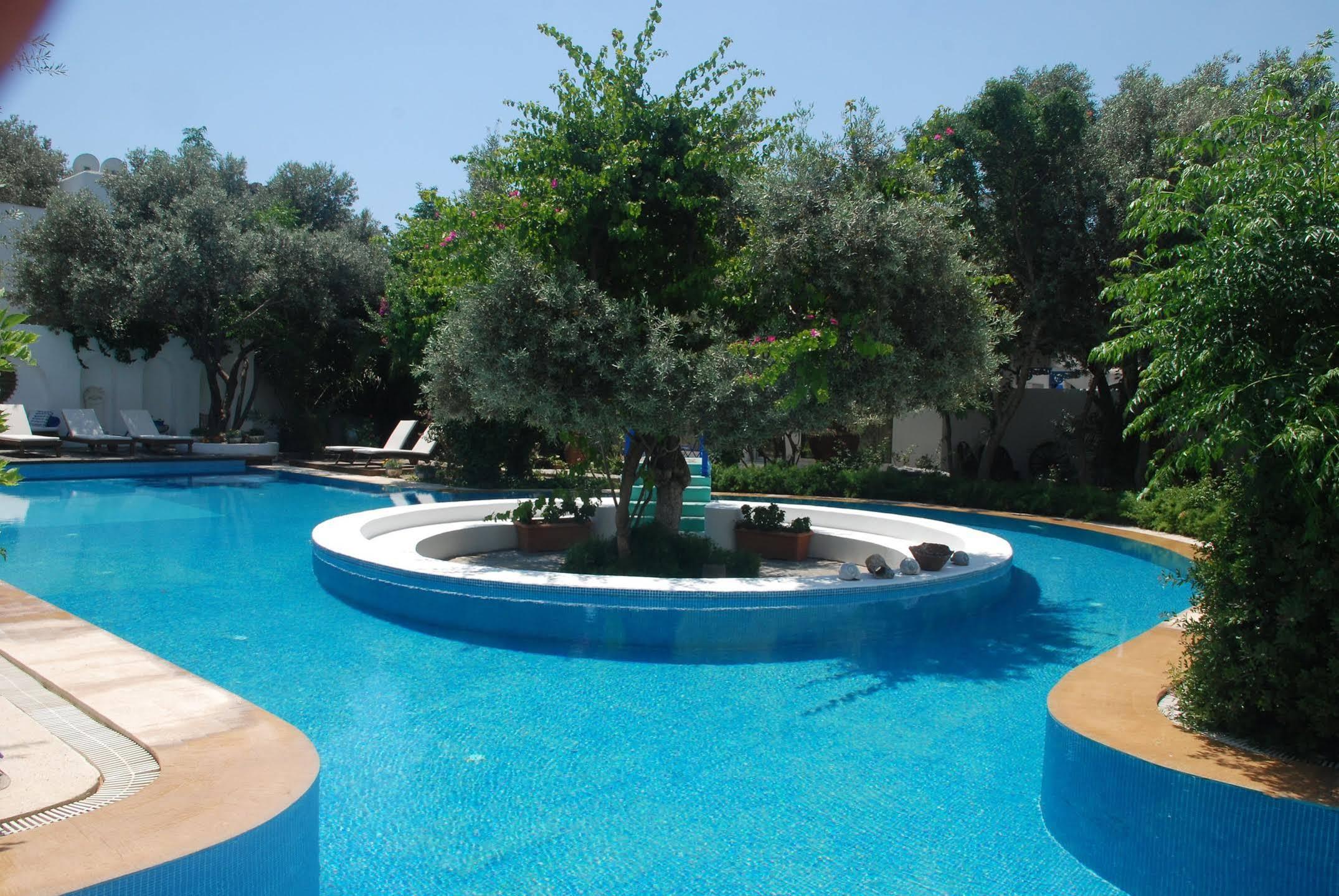 Villa Oliva Butik Hotel Konacik Kültér fotó