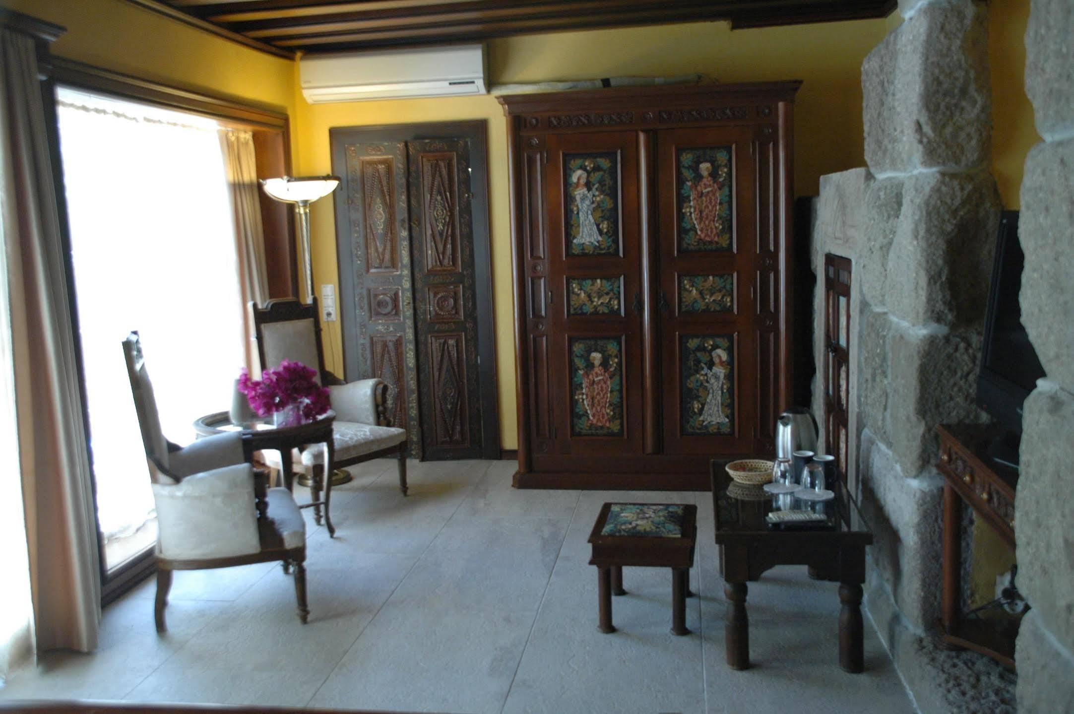 Villa Oliva Butik Hotel Konacik Kültér fotó